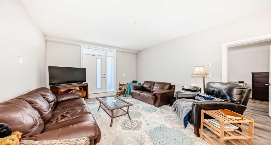 71 Shawnee Common, Calgary, Alberta T2Y 0R2, 2 Bedrooms Bedrooms, ,2 BathroomsBathrooms,Residential,For Sale,Shawnee,A2286058
