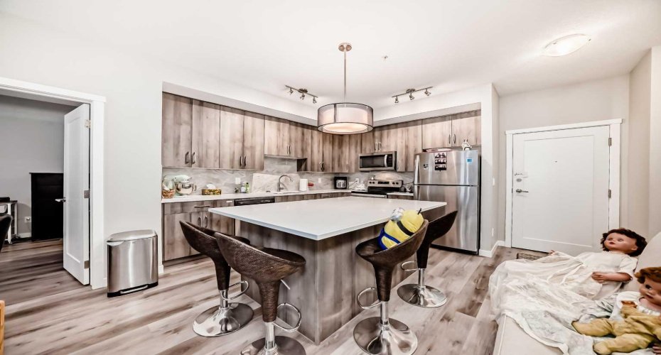 71 Shawnee Common, Calgary, Alberta T2Y 0R2, 2 Bedrooms Bedrooms, ,2 BathroomsBathrooms,Residential,For Sale,Shawnee,A2286058