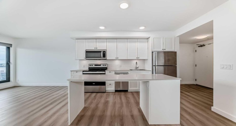 123 4 Street, Calgary, Alberta T2E 8K3, 2 Bedrooms Bedrooms, ,1 BathroomBathrooms,Residential,For Sale,4,A2301838