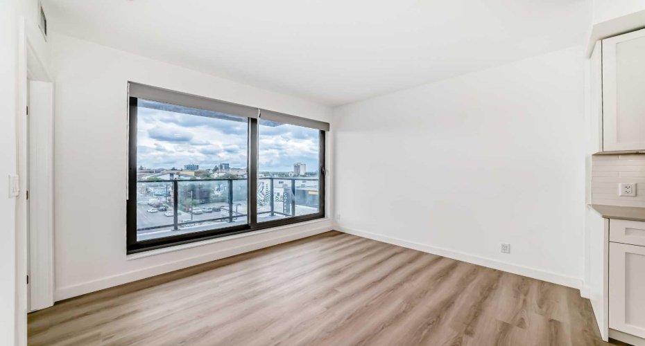 123 4 Street, Calgary, Alberta T2E 8K3, 2 Bedrooms Bedrooms, ,1 BathroomBathrooms,Residential,For Sale,4,A2301838