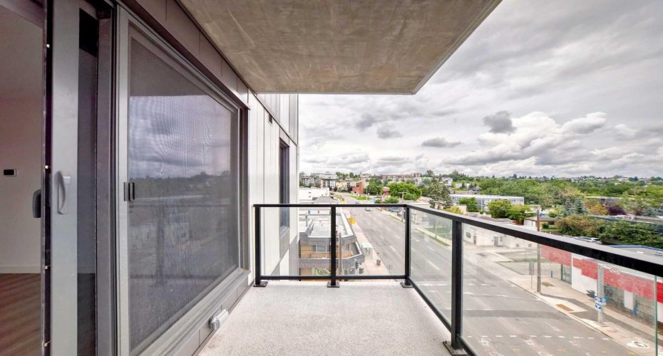 123 4 Street, Calgary, Alberta T2E 8K3, 2 Bedrooms Bedrooms, ,1 BathroomBathrooms,Residential,For Sale,4,A2301838