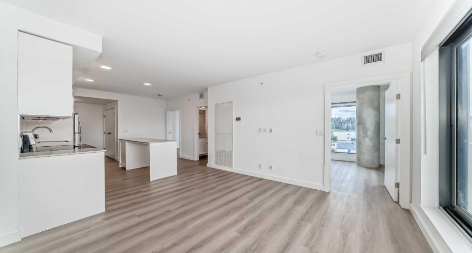 123 4 Street, Calgary, Alberta T2E 8K3, 2 Bedrooms Bedrooms, ,1 BathroomBathrooms,Residential,For Sale,4,A2301838