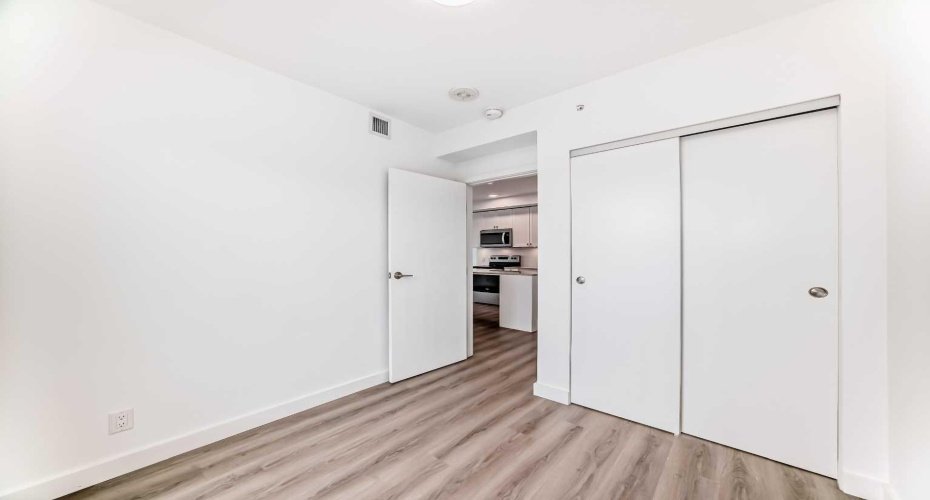123 4 Street, Calgary, Alberta T2E 8K3, 2 Bedrooms Bedrooms, ,1 BathroomBathrooms,Residential,For Sale,4,A2301838