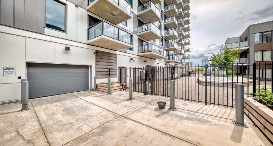 123 4 Street, Calgary, Alberta T2E 8K3, 2 Bedrooms Bedrooms, ,1 BathroomBathrooms,Residential,For Sale,4,A2301838