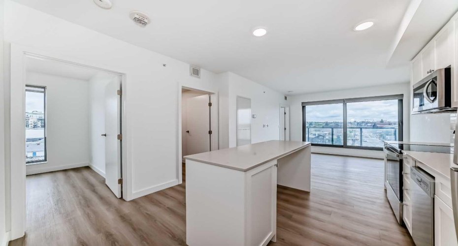123 4 Street, Calgary, Alberta T2E 8K3, 2 Bedrooms Bedrooms, ,1 BathroomBathrooms,Residential,For Sale,4,A2301838