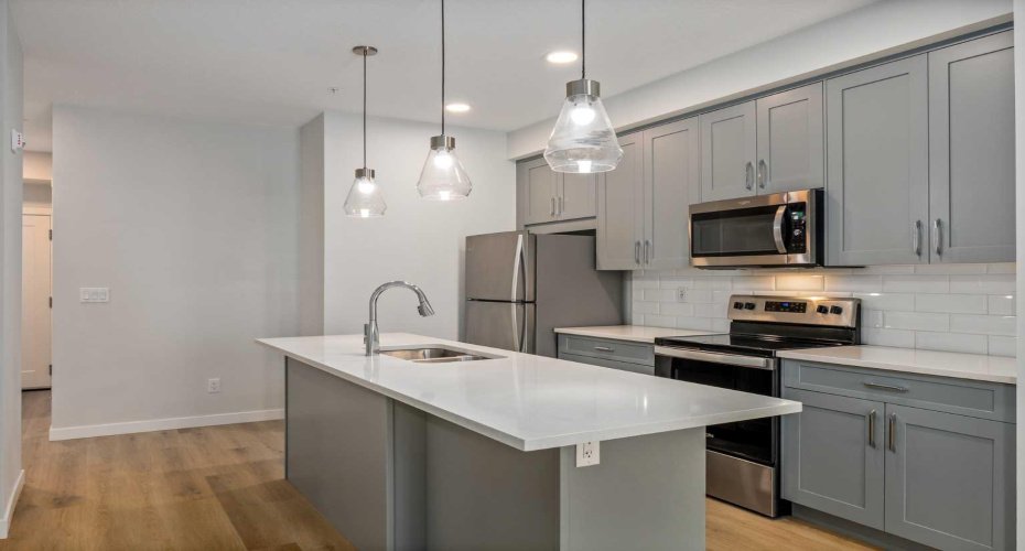 200 Shawnee Square, Calgary, Alberta T2Y0T7, 2 Bedrooms Bedrooms, ,1 BathroomBathrooms,Residential,For Sale,Shawnee,A2301944