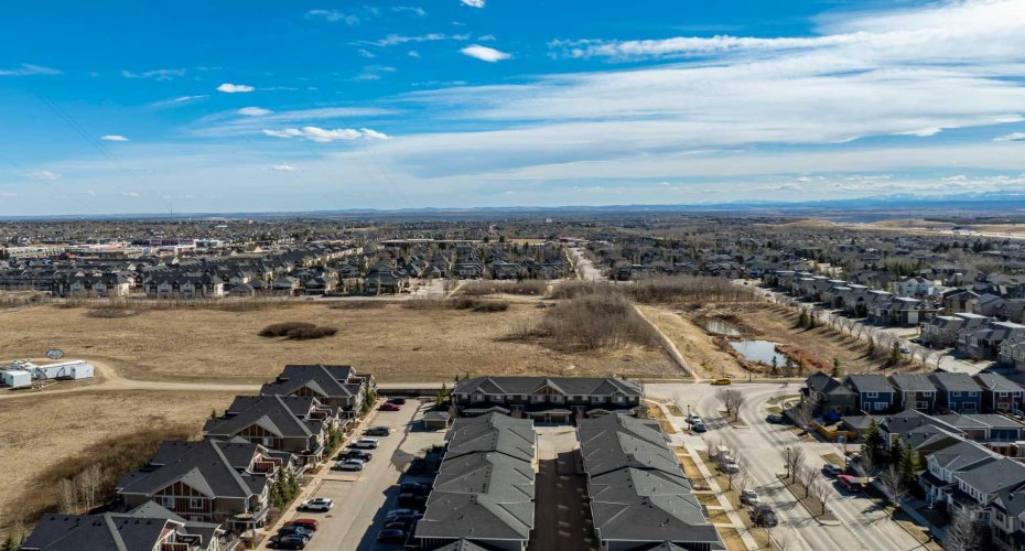 67 West Coach Manor, Calgary, Alberta T3H 1R7, 2 Bedrooms Bedrooms, ,2 BathroomsBathrooms,Residential,For Sale,West Coach,A2302694