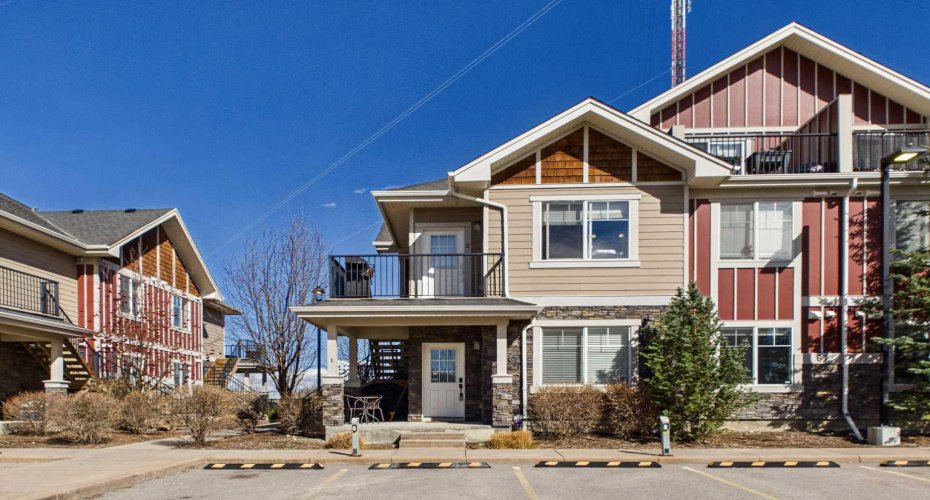 67 West Coach Manor, Calgary, Alberta T3H 1R7, 2 Bedrooms Bedrooms, ,2 BathroomsBathrooms,Residential,For Sale,West Coach,A2302694