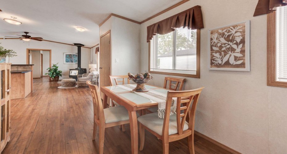 6724 17 Avenue, Calgary, Alberta T2A 0W5, 2 Bedrooms Bedrooms, ,2 BathroomsBathrooms,Mobile,For Sale,17,A2291323