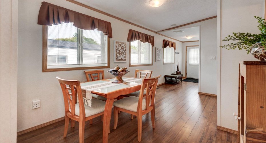 6724 17 Avenue, Calgary, Alberta T2A 0W5, 2 Bedrooms Bedrooms, ,2 BathroomsBathrooms,Mobile,For Sale,17,A2291323