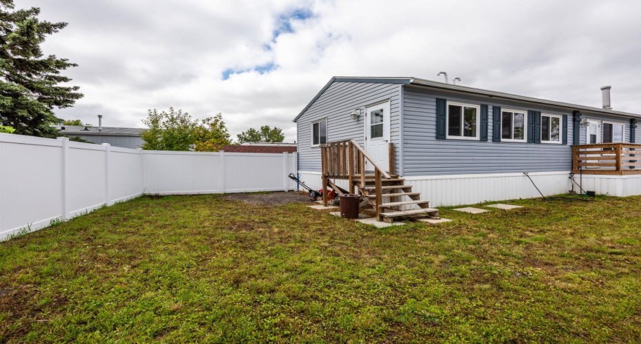 6724 17 Avenue, Calgary, Alberta T2A 0W5, 2 Bedrooms Bedrooms, ,2 BathroomsBathrooms,Mobile,For Sale,17,A2291323