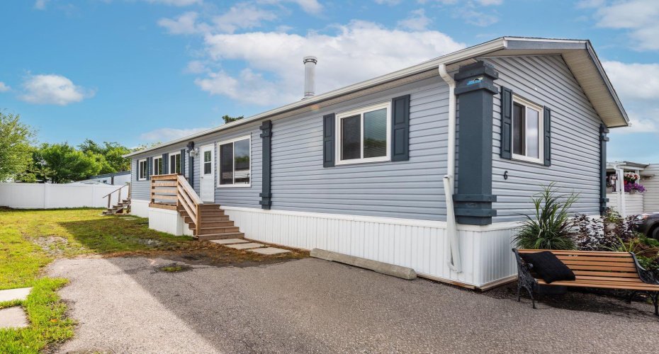 6724 17 Avenue, Calgary, Alberta T2A 0W5, 2 Bedrooms Bedrooms, ,2 BathroomsBathrooms,Mobile,For Sale,17,A2291323