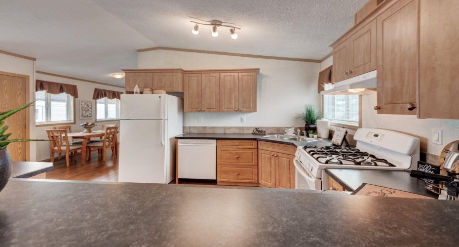 6724 17 Avenue, Calgary, Alberta T2A 0W5, 2 Bedrooms Bedrooms, ,2 BathroomsBathrooms,Mobile,For Sale,17,A2291323