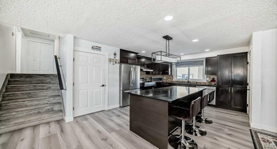 584 Whiteridge Way, Calgary, Alberta T1Y 2Y5, 4 Bedrooms Bedrooms, ,3 BathroomsBathrooms,Residential,For Sale,Whiteridge,A2294267