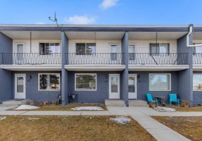 2211 19 Street, Calgary, Alberta T2E 4Y5, 3 Bedrooms Bedrooms, ,2 BathroomsBathrooms,Residential,For Sale,19,A2296861