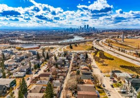 2713 9 Avenue, Calgary, Alberta T2A 0B6, 3 Bedrooms Bedrooms, ,3 BathroomsBathrooms,Residential,For Sale,9,A2298624