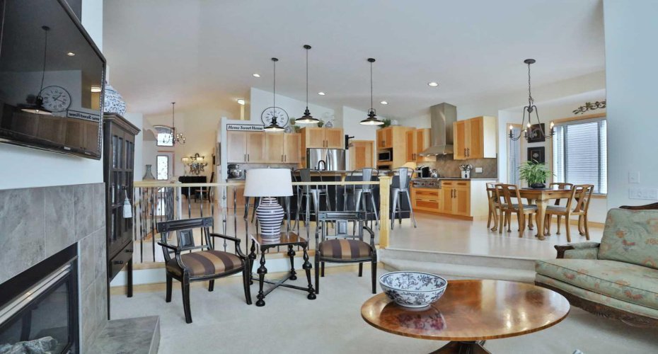 92 Sherwood Rise, Calgary, Alberta T3R 1P6, 3 Bedrooms Bedrooms, ,3 BathroomsBathrooms,Residential,For Sale,Sherwood,A2299332