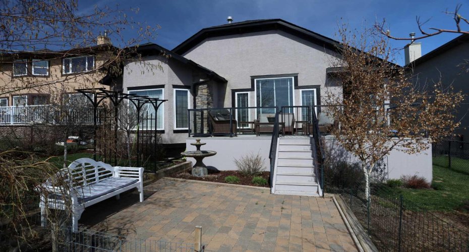 92 Sherwood Rise, Calgary, Alberta T3R 1P6, 3 Bedrooms Bedrooms, ,3 BathroomsBathrooms,Residential,For Sale,Sherwood,A2299332