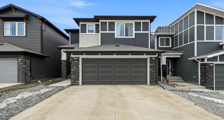 902 Bluerock Way, Calgary, Alberta T2Y 0S5, 3 Bedrooms Bedrooms, ,3 BathroomsBathrooms,Residential,For Sale,Bluerock,A2304430