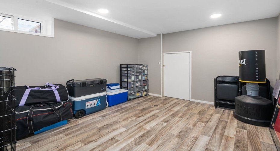 3144 Breen Crescent, Calgary, Alberta T2L1S7, 7 Bedrooms Bedrooms, ,4 BathroomsBathrooms,Residential,For Sale,Breen,A2304463