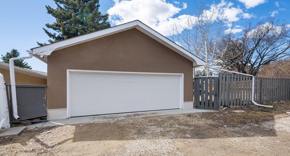 3144 Breen Crescent, Calgary, Alberta T2L1S7, 7 Bedrooms Bedrooms, ,4 BathroomsBathrooms,Residential,For Sale,Breen,A2304463