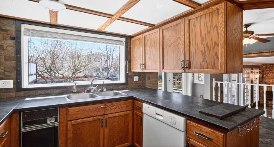 67 Woodstock Road, Calgary, Alberta T2W 5W3, 3 Bedrooms Bedrooms, ,4 BathroomsBathrooms,Residential,For Sale,Woodstock,A2304479