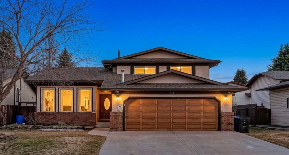 67 Woodstock Road, Calgary, Alberta T2W 5W3, 3 Bedrooms Bedrooms, ,4 BathroomsBathrooms,Residential,For Sale,Woodstock,A2304479
