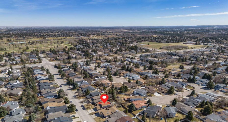 67 Woodstock Road, Calgary, Alberta T2W 5W3, 3 Bedrooms Bedrooms, ,4 BathroomsBathrooms,Residential,For Sale,Woodstock,A2304479