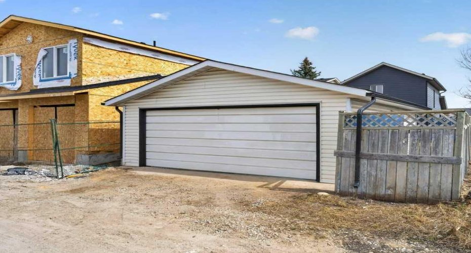 35 Martinview Crescent, Calgary, Alberta T3J 2S2, 3 Bedrooms Bedrooms, ,2 BathroomsBathrooms,Residential,For Sale,Martinview,A2304500