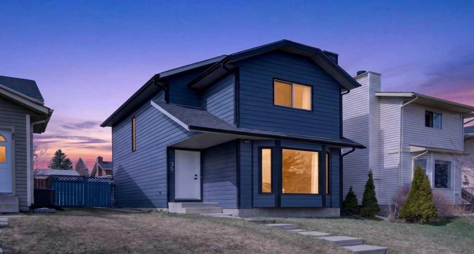 35 Martinview Crescent, Calgary, Alberta T3J 2S2, 3 Bedrooms Bedrooms, ,2 BathroomsBathrooms,Residential,For Sale,Martinview,A2304500