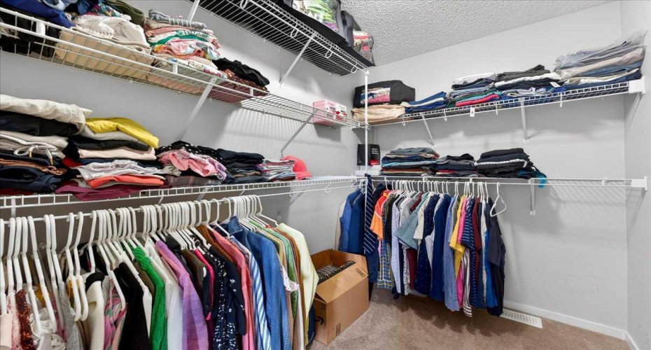 Walk in closet
