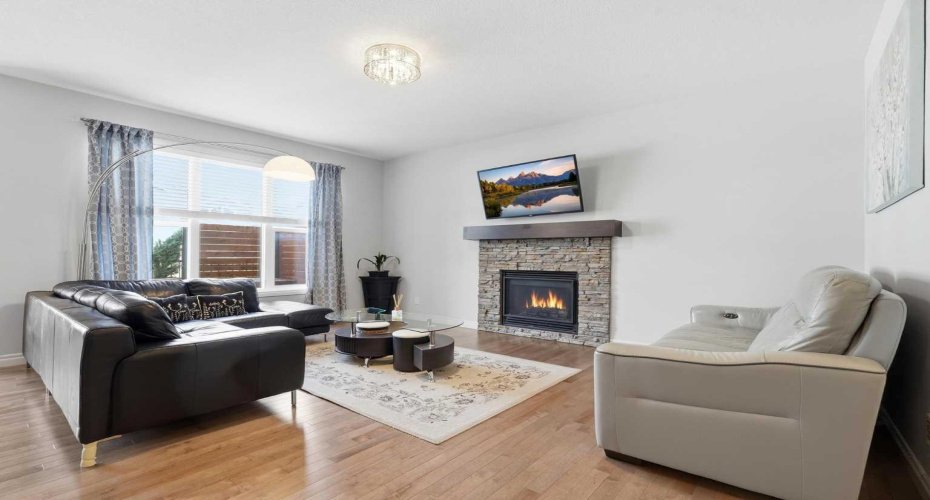 345 Evansglen Drive, Calgary, Alberta T3P 0X7, 4 Bedrooms Bedrooms, ,4 BathroomsBathrooms,Residential,For Sale,Evansglen,A2303209