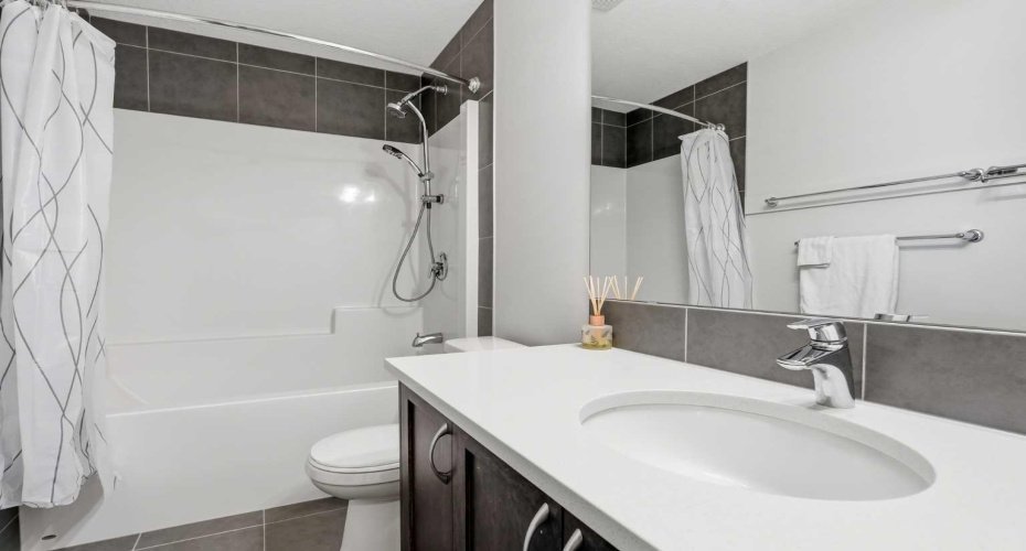 345 Evansglen Drive, Calgary, Alberta T3P 0X7, 4 Bedrooms Bedrooms, ,4 BathroomsBathrooms,Residential,For Sale,Evansglen,A2303209