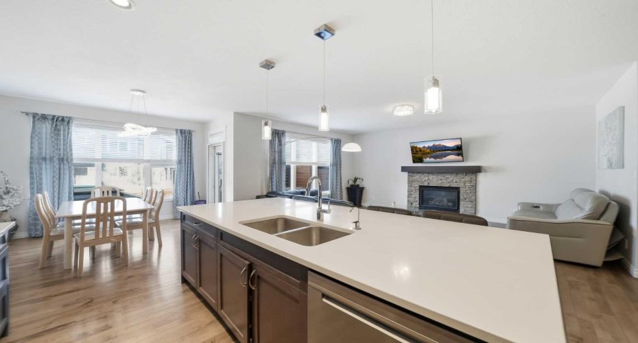 345 Evansglen Drive, Calgary, Alberta T3P 0X7, 4 Bedrooms Bedrooms, ,4 BathroomsBathrooms,Residential,For Sale,Evansglen,A2303209