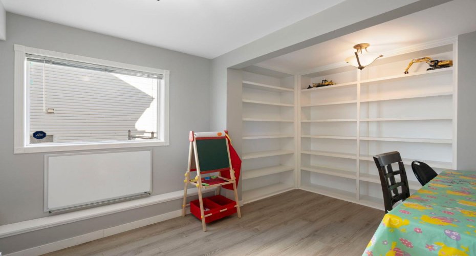 54 West McDougal Road, Cochrane, Alberta T4C 1M4, 3 Bedrooms Bedrooms, ,2 BathroomsBathrooms,Residential,For Sale,West McDougal,A2304556