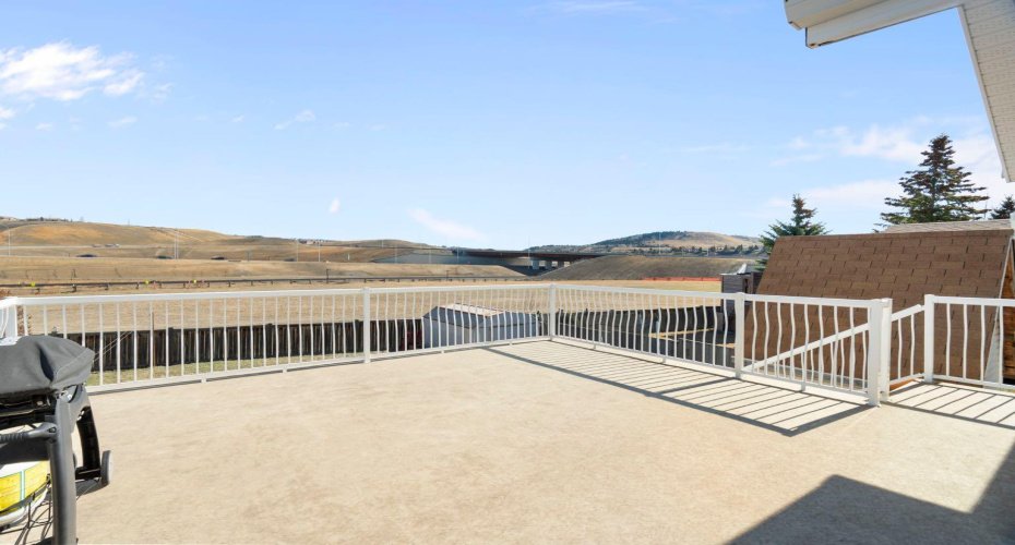 54 West McDougal Road, Cochrane, Alberta T4C 1M4, 3 Bedrooms Bedrooms, ,2 BathroomsBathrooms,Residential,For Sale,West McDougal,A2304556