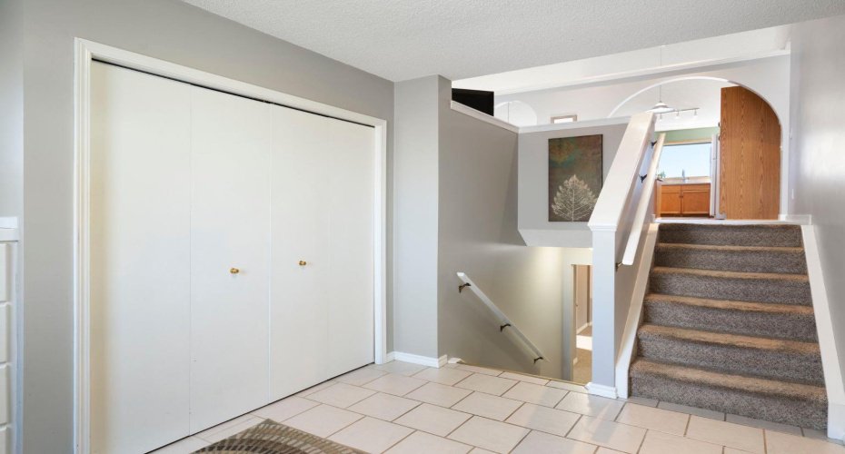 54 West McDougal Road, Cochrane, Alberta T4C 1M4, 3 Bedrooms Bedrooms, ,2 BathroomsBathrooms,Residential,For Sale,West McDougal,A2304556