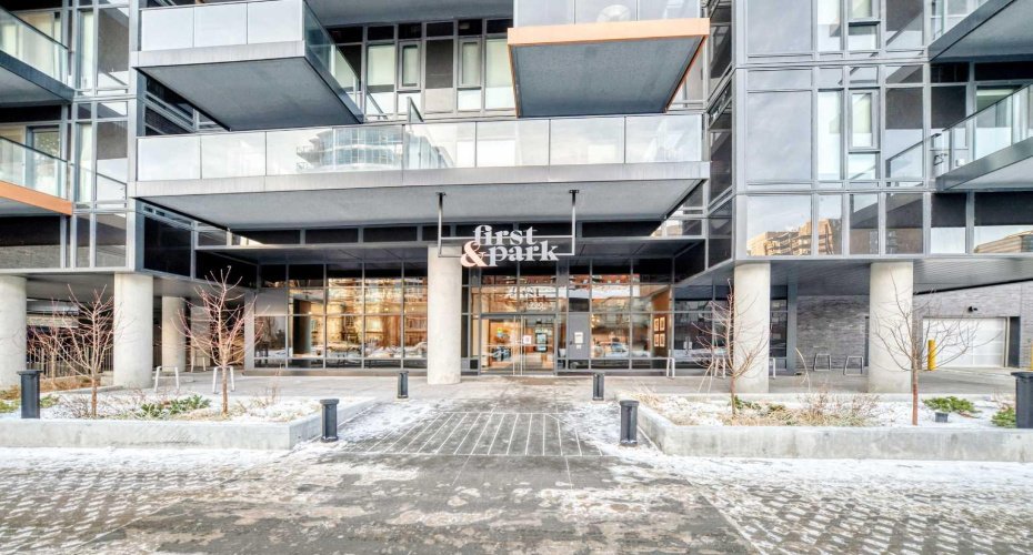 730 2 Avenue, Calgary, Alberta T2P 1R8, 2 Bedrooms Bedrooms, ,1 BathroomBathrooms,Residential,For Sale,2,A2304587