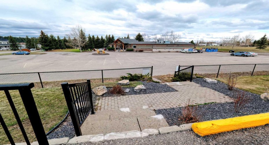 413 River Avenue, Cochrane, Alberta T4C 0P2, 3 Bedrooms Bedrooms, ,3 BathroomsBathrooms,Residential,For Sale,River,A2304646