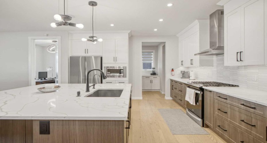 1104 Cranbrook Gardens, Calgary, Alberta T3M3L3, 5 Bedrooms Bedrooms, ,5 BathroomsBathrooms,Residential,For Sale,Cranbrook,A2304680