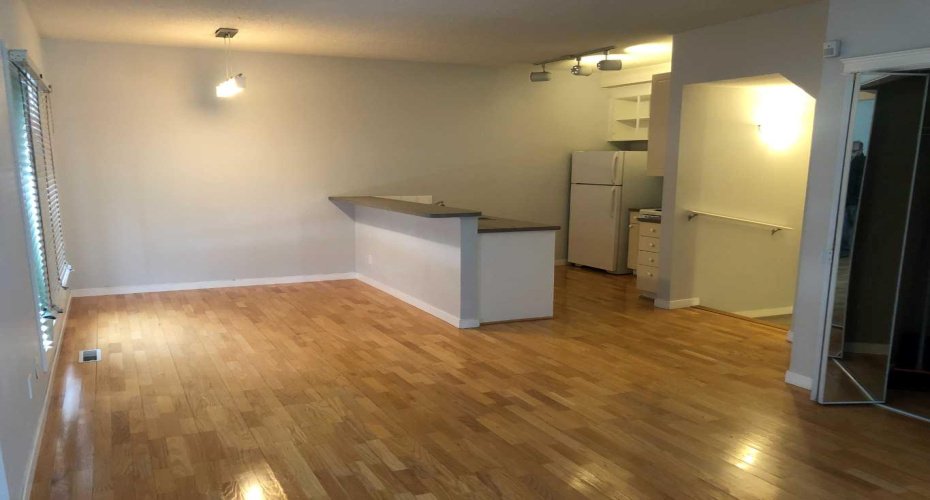 601 15 Avenue, Calgary, Alberta t2r 0r4, 2 Bedrooms Bedrooms, ,1 BathroomBathrooms,Residential,For Sale,15,A2304767