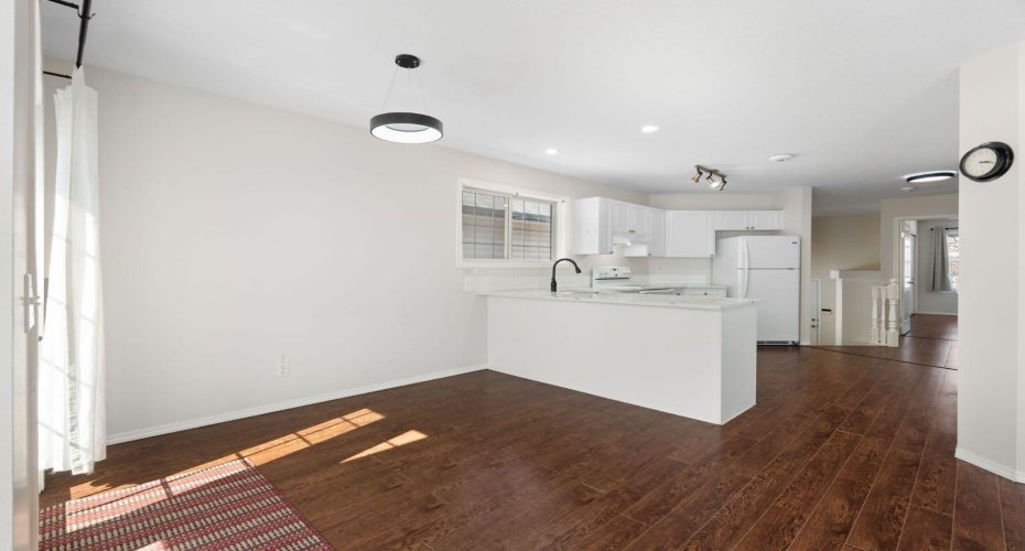 95 Coventry Road, Calgary, Alberta T3K5K4, 3 Bedrooms Bedrooms, ,2 BathroomsBathrooms,Residential,For Sale,Coventry,A2304017