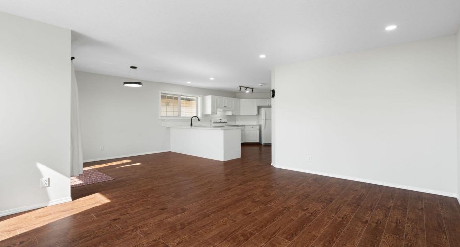 95 Coventry Road, Calgary, Alberta T3K5K4, 3 Bedrooms Bedrooms, ,2 BathroomsBathrooms,Residential,For Sale,Coventry,A2304017