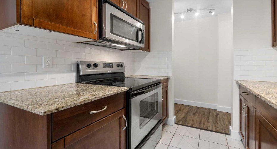 824 4 Avenue, Calgary, Alberta T2N 0M8, 1 Bedroom Bedrooms, ,1 BathroomBathrooms,Residential,For Sale,4,A2304027