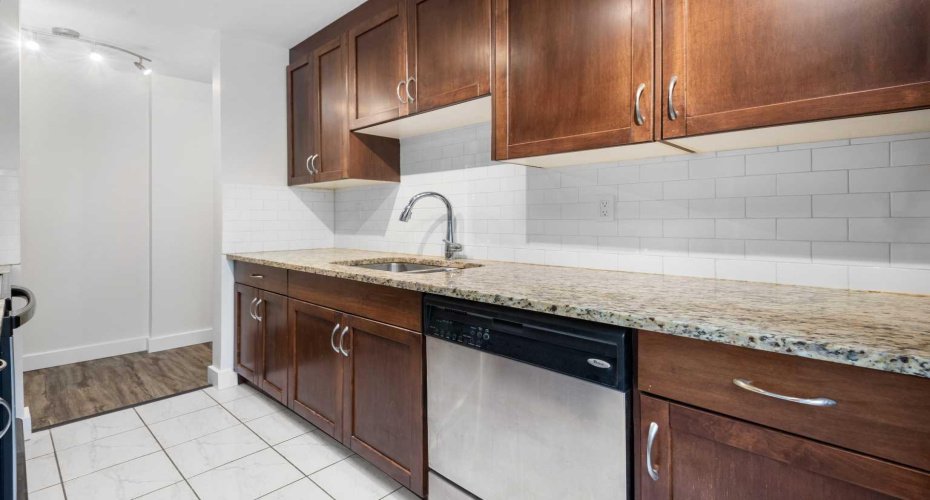 824 4 Avenue, Calgary, Alberta T2N 0M8, 1 Bedroom Bedrooms, ,1 BathroomBathrooms,Residential,For Sale,4,A2304027