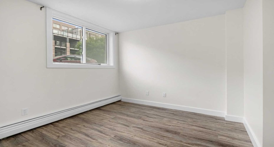 824 4 Avenue, Calgary, Alberta T2N 0M8, 1 Bedroom Bedrooms, ,1 BathroomBathrooms,Residential,For Sale,4,A2304027