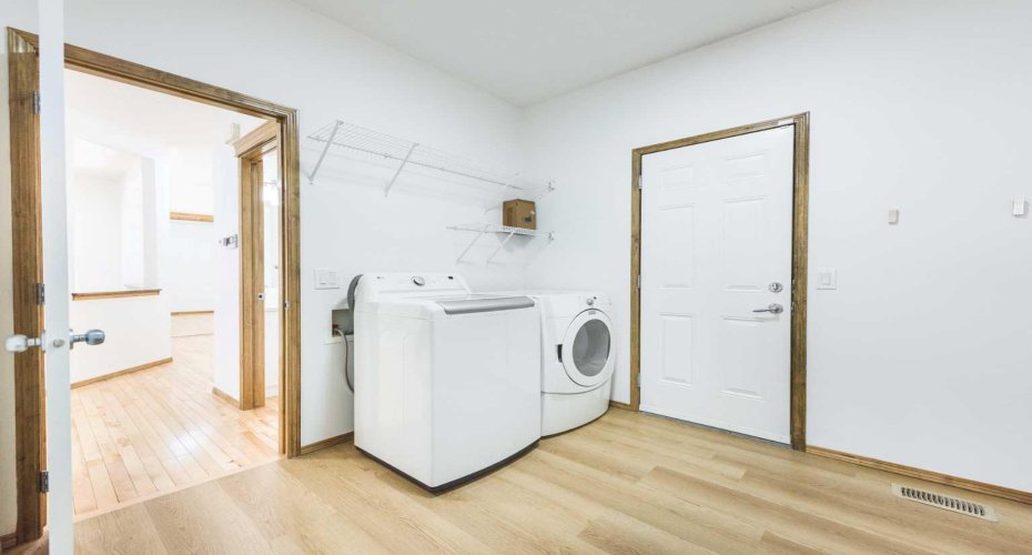 125 Autumn Gardens, Calgary, Alberta T3M 0H8, 3 Bedrooms Bedrooms, ,3 BathroomsBathrooms,Residential,For Sale,Autumn,A2304045