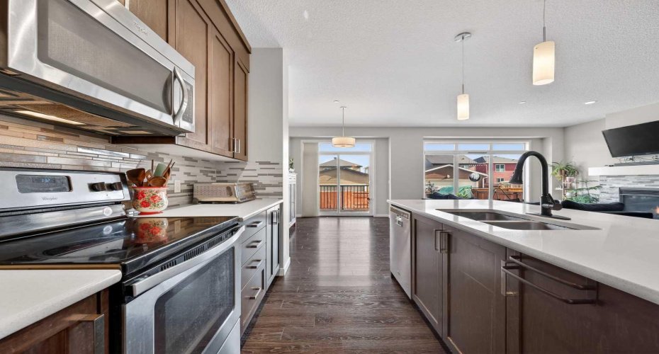 15 Fireside Crescent, Cochrane, Alberta T4C 2L4, 3 Bedrooms Bedrooms, ,3 BathroomsBathrooms,Residential,For Sale,Fireside,A2304197