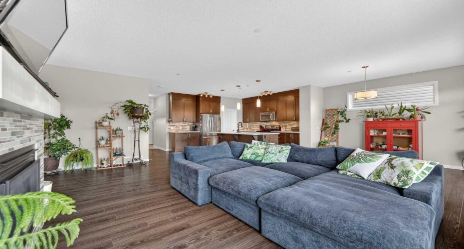 15 Fireside Crescent, Cochrane, Alberta T4C 2L4, 3 Bedrooms Bedrooms, ,3 BathroomsBathrooms,Residential,For Sale,Fireside,A2304197