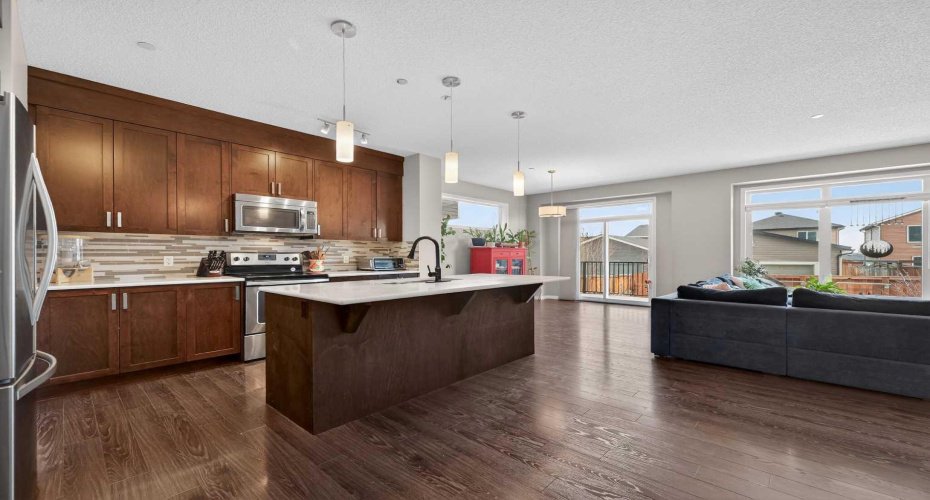 15 Fireside Crescent, Cochrane, Alberta T4C 2L4, 3 Bedrooms Bedrooms, ,3 BathroomsBathrooms,Residential,For Sale,Fireside,A2304197